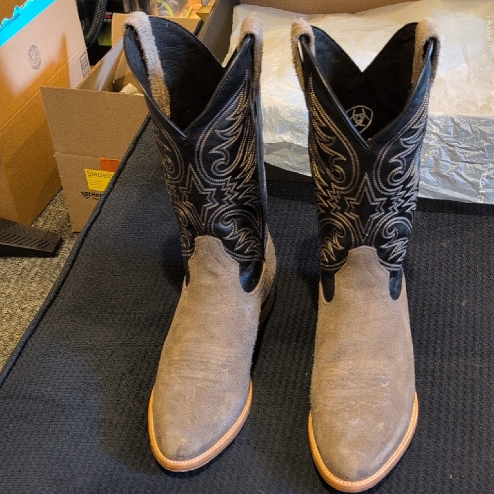 Ariat Black and Tan Cowboy Boots